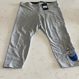 Women’s 1X Nike Gray Leggings with Blue/Zebra Print Detail tight fit crop length